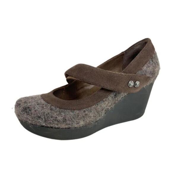 OTBT size 8 wool & suede wedge heel Mary Jane shoes - Picture 1 of 6